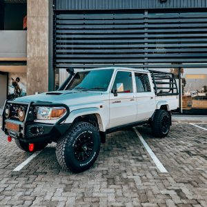 79 Pick up LC79 rock sliders